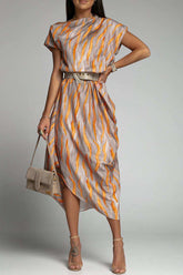 Kleid mit Tauschulter-Unregelmäßigkeit